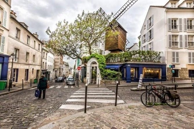 Montmartre Guided Tour with Sacré Cœur Church & City Views - Meals included: how this tour handles food