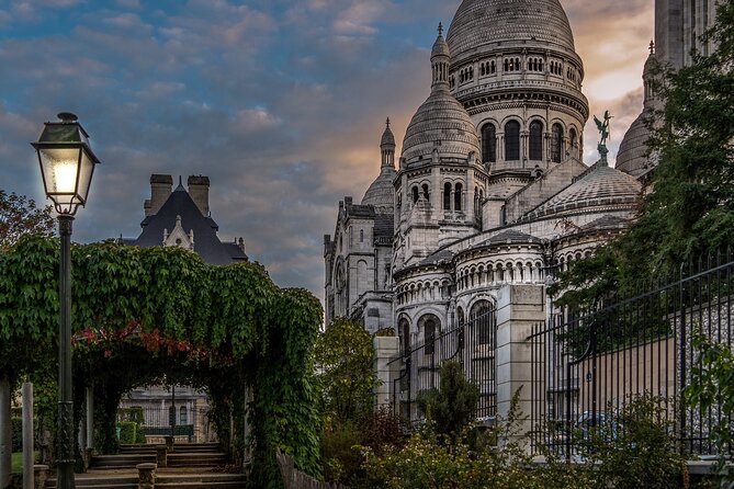 Montmartre guided walking tour with local guide in small group - Dalida’s Montmartre trail: house and square with a music thread