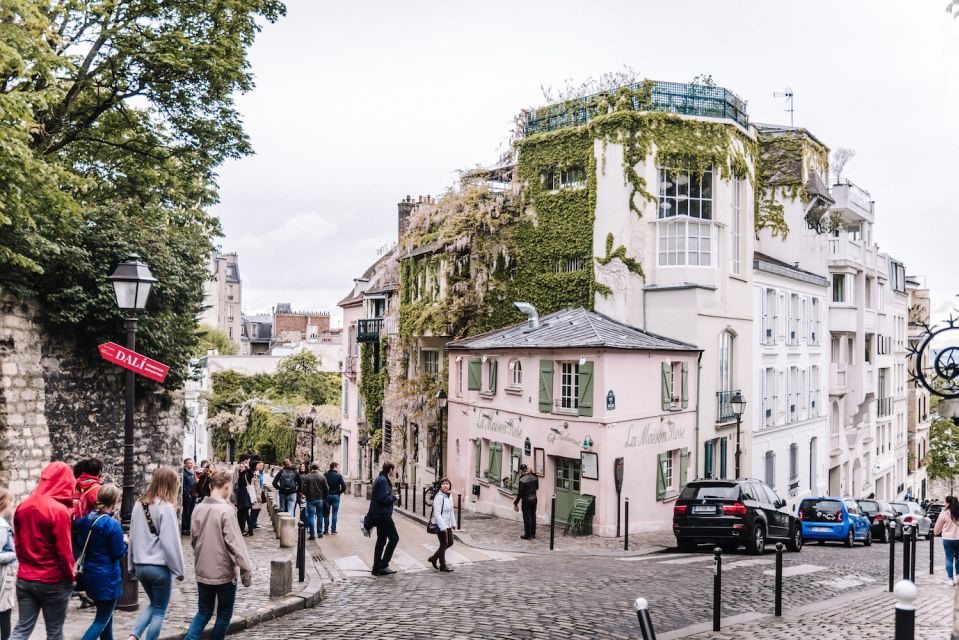 Montmartre, Paris: The Locals' Favorite Arrondissement - Walking the Montmartre streets: cobblestones, art corners, and viewpoint energy
