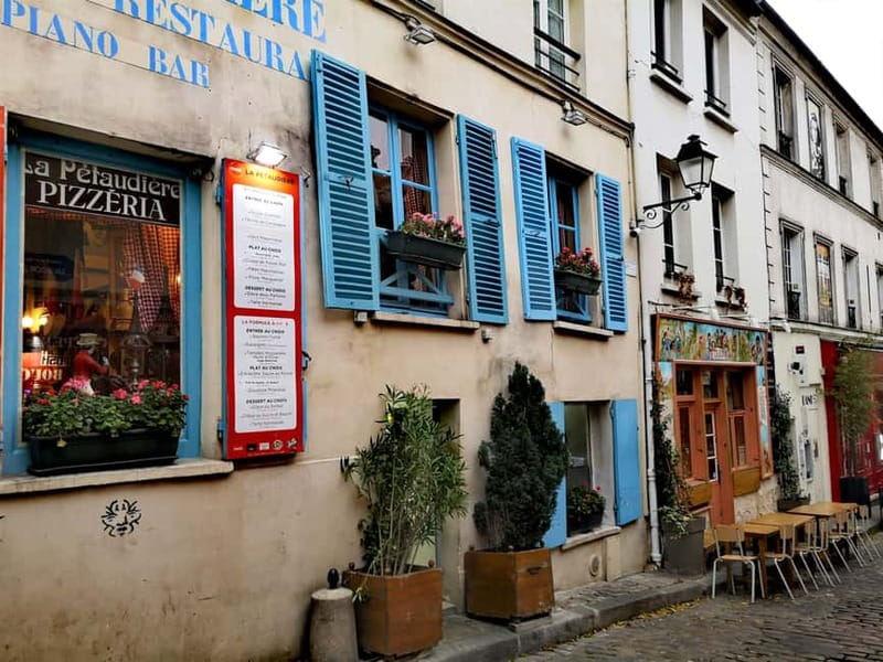 Montmartre : private family tour - Rue du Mont-Cenis and the Montmartre street-sense you can’t fake