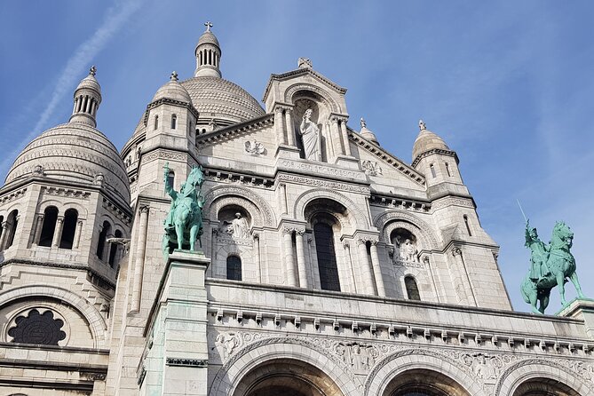 Montmartre Sacré Coeur and Moulin Rouge best shops and cafés - Place du Tertre: painters, iconic cafés, and Kiki