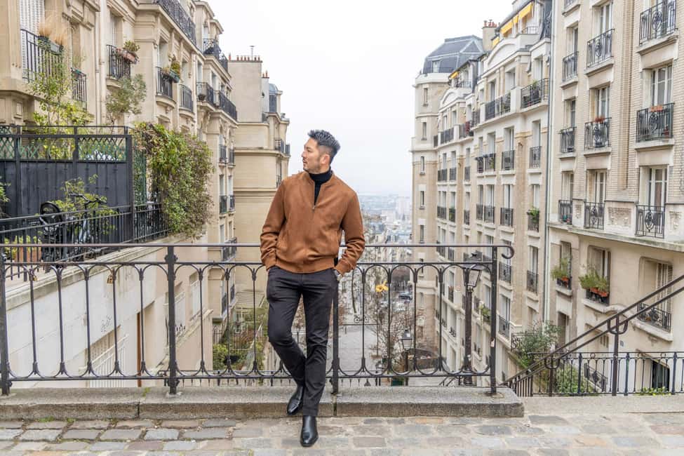 Montmartre Sacre Coeur area photoshoot by Paris photographer - Montmartre and Sacre Coeur, focused on real photo moments