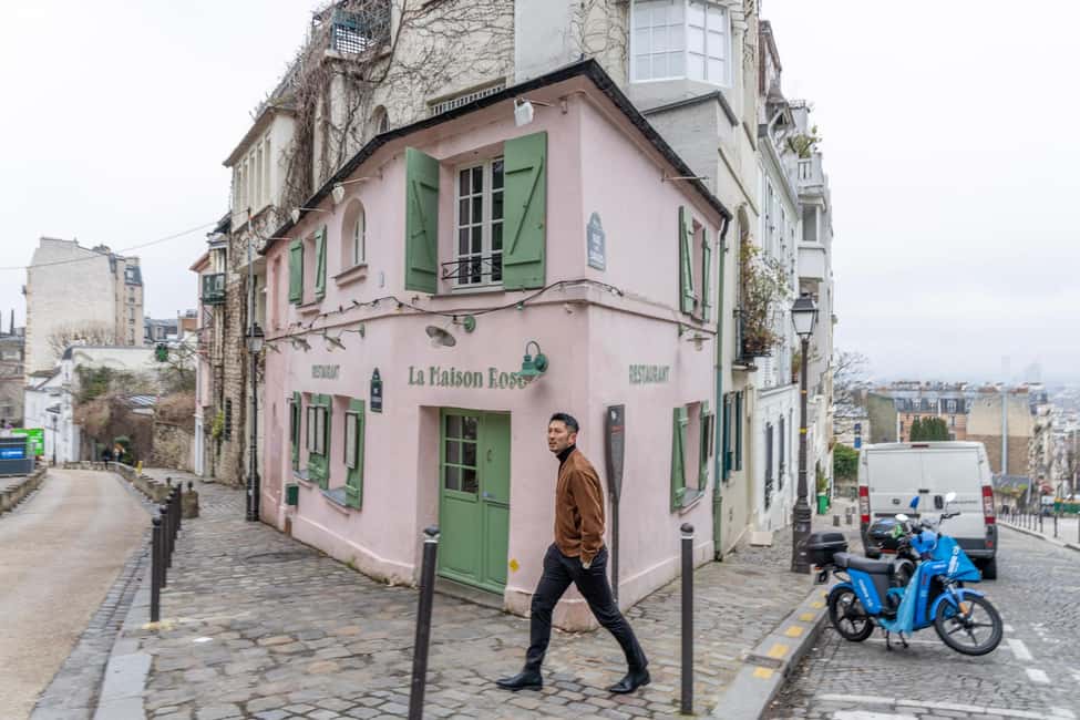 Montmartre Sacre Coeur area photoshoot by Paris photographer - Should you book this Montmartre Sacre Coeur photoshoot?