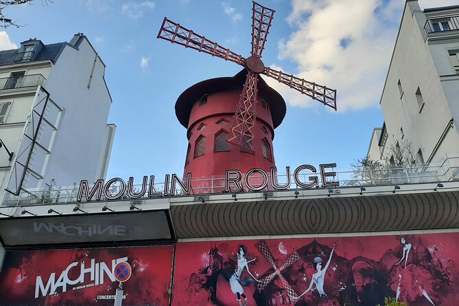 Montmartre/Sacre-Coeur/Paris- Artistic & Bohemian Epicenter - Place du Tertre: watch artists work, not just pose