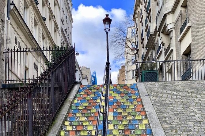 Montmartre Tour Paris - Place du Tertre: where the square energy meets the art story