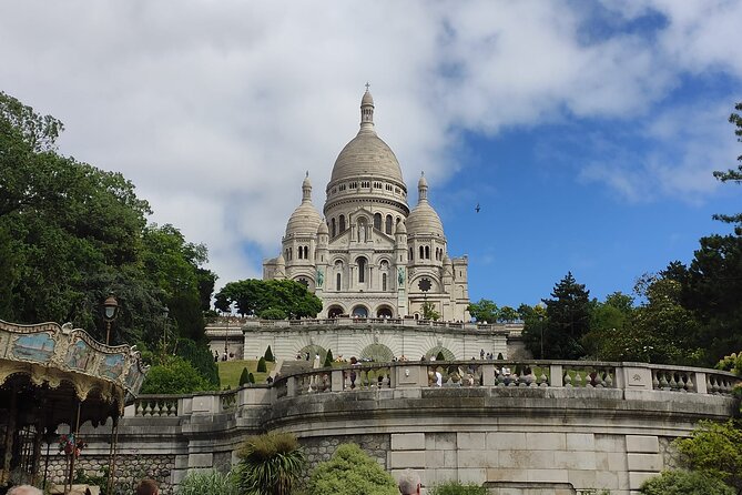 Montmartre Walking Guided Tour - Place du Tertre Artists: The Art Square You Can Actually Watch