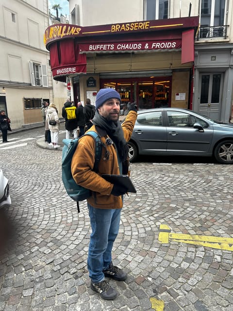 Montmartre Walking Tour: A Journey Through Art and History - Walking Pace, Photo Stops, and Tablet Visuals: How to Get More From Every Minute
