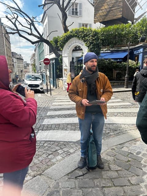 Montmartre Walking Tour: A Journey Through Art and History - The Guide Makes It: Arthur’s Art-and-History Method