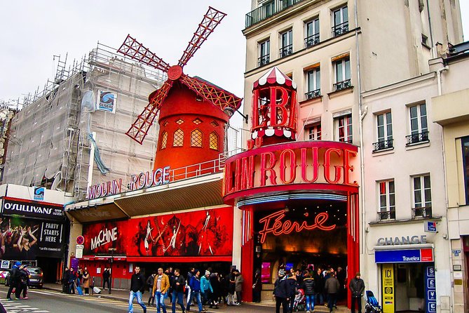 Montmartre Walking Tour with a Private Local Guide - Starting at your hotel: getting your bearings fast