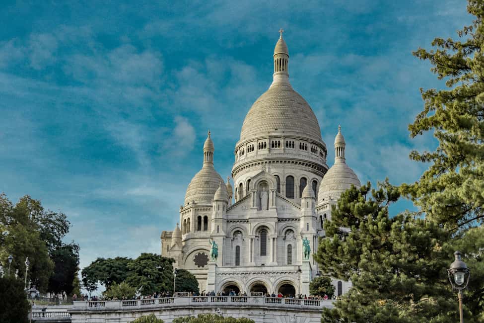 Montmatre Walking Tour: the essential highlights+ - Cabaret Patachou, the Old Vineyard, and the Little Details That Make It Click