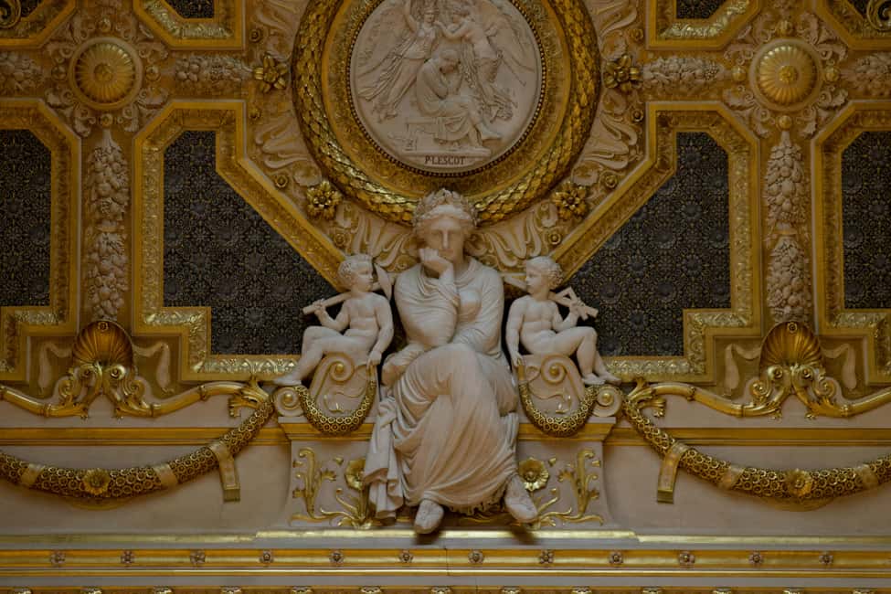 Night at the Louvre Museum: 6-people Max Guided Exploration - What the guide’s style does to your experience