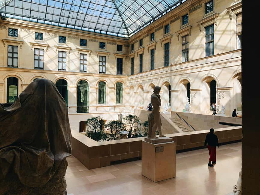 Night at the Louvre Museum: 6-people Max Guided Exploration - Who this tour is best for
