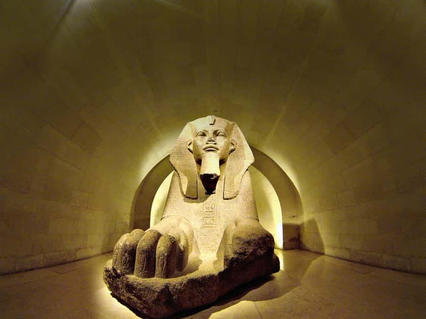 Night at the Louvre Museum: 6-people Max Guided Exploration - Where to meet on Rivoli Street and how skip-the-line helps