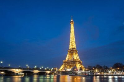 Night Paris / duration 2h - from 1 to 6 passengers - Montmartre and Sacré-Cœur after dark: scenic energy without the walking grind