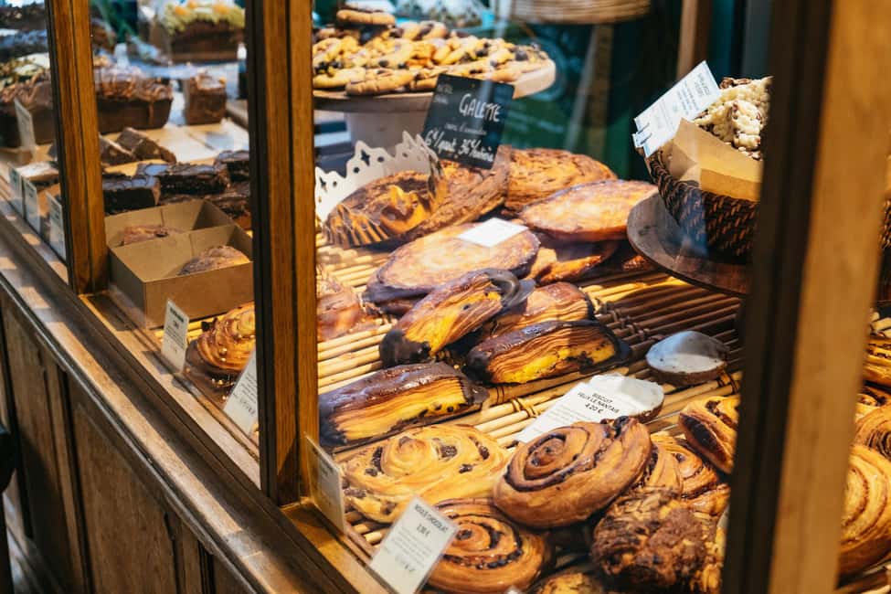 No Diet Club - Unique local Food in Paris! Canal st Martin - The Canal Stroll: What the Walking Part Adds (and What to Watch For)