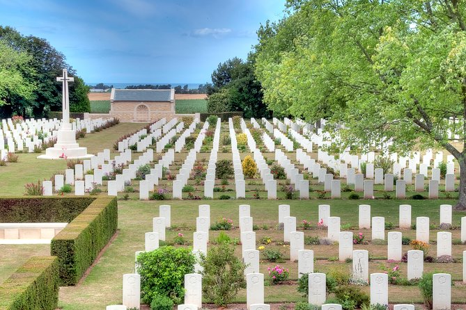 Normandy D-Day Beaches with Juno Beach, bunkers & Canadian Cemetery from Paris - Courseulles-sur-Mer lunch break: how to use your free hour well