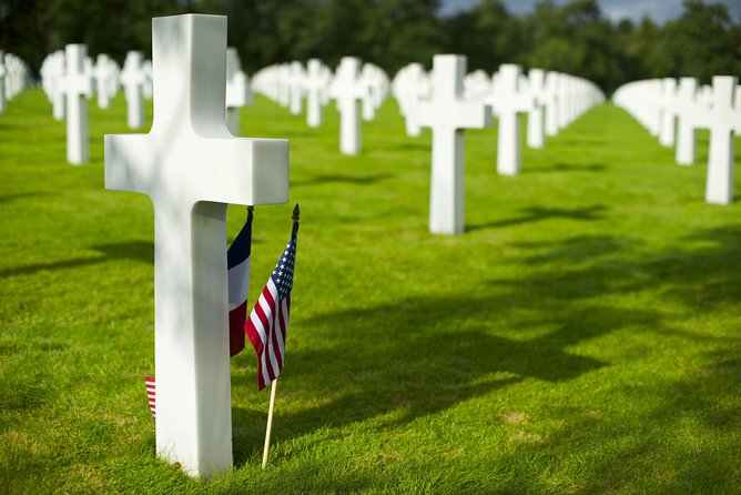 Normandy D-Day Tour Guided Small Group From Paris - Lunch Stop Timing: What to Expect in the Normandy Village Break