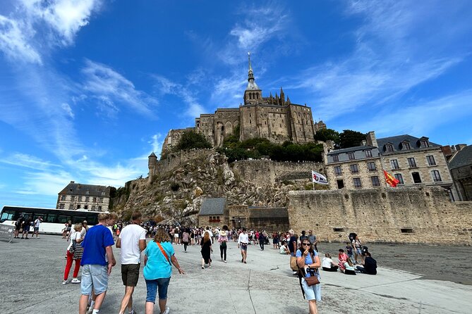 Normandy D-Day Tour with Mont Saint-Michel Day Trip from Paris - Mont Saint-Michel lunch and free time: when you should eat