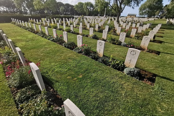 Normandy Landing Beaches Private Day Tour from Paris - The American Cemetery at Colleville-sur-Mer: A Quiet, Powerful Hour