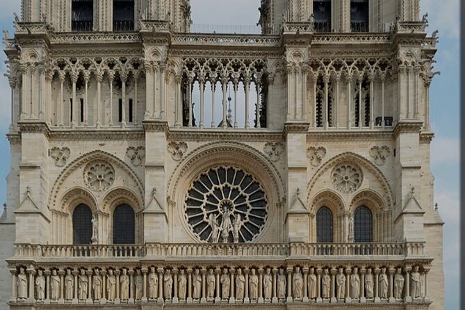 Notre Dame Area Guided Tour with Experienced Guide - What you really get in the 45-minute Notre-Dame walk