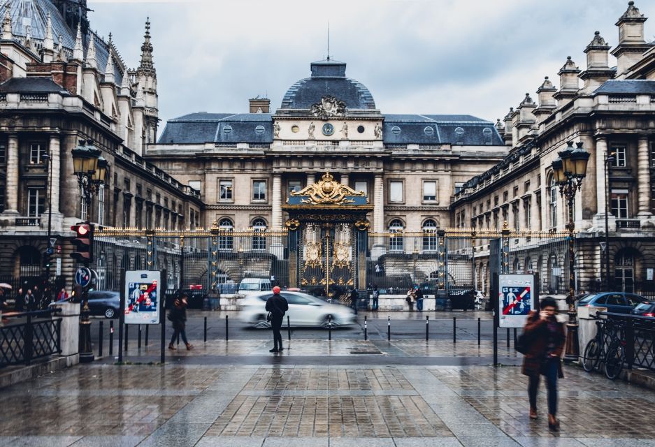 Notre-Dame Cathedral Private tour - Entering Without Skip-the-Line: How Lines and Timing Affect Your Visit