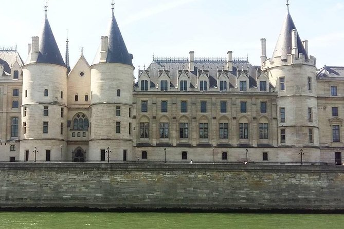 Notre Dame & Ile de la Cité Private 2-Hour Walking Tour in Paris - Sainte-Chapelle Exterior Views: How to Get Value Without Full Entry Time