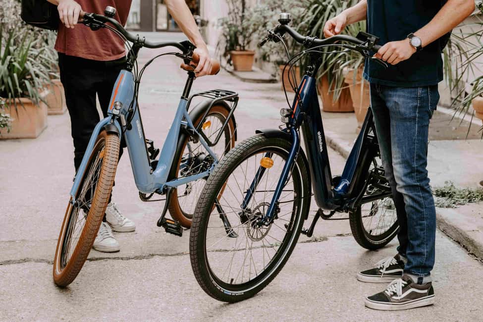 Onebike: Electric Bike Rental in the in the heart the Paris - Your One-Day Paris Ride: Freedom With Local Advice in Your Back Pocket