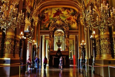 Opera Garnier with private guide - The private guide factor: what changes in a small group