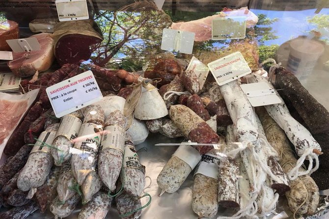 Organic Market Tasting & History Tour by the Eiffel Tower - Walking to the Eiffel Tower area: a history walk disguised as a food break