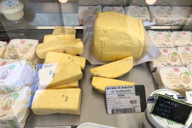 Organic Market Tasting & History Tour by the Eiffel Tower - The Eiffel Tower foot-market moment: pastries, produce, cheese, and wine