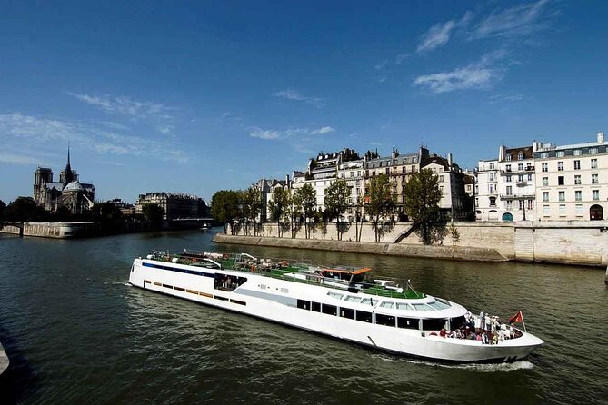 Overnight Stay onboard Paris Seine River Dinner with Cruise - Sleeping on the Seine: Cabin vs Suite and What That Means for Comfort
