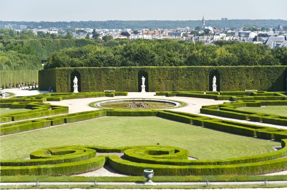 Palace of Versailles Guided Afternoon Tour from Paris - Getting to the meeting point near Bir-Hakeim (Line 6)