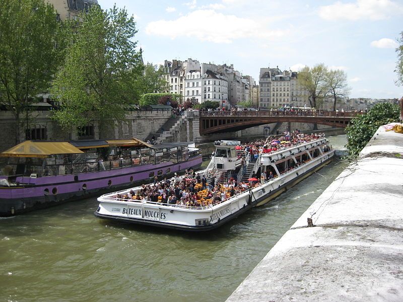 Paris: 1.5-Hour Segway Tour with River Cruise Ticket - Guide Quality and Group Feel: The Real X-Factor