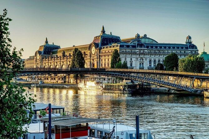 Paris 1 Hour Seine River Cruise Tour and Optional Macaron Tasting - Comfort and views onboard: sit for the skyline, not the routine