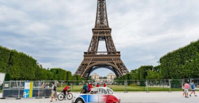 Paris: 1-Hour Vintage Citroen 2CV Tour - The Open-Top Experience: Rain-Proof Views and Photo-Friendly Stops