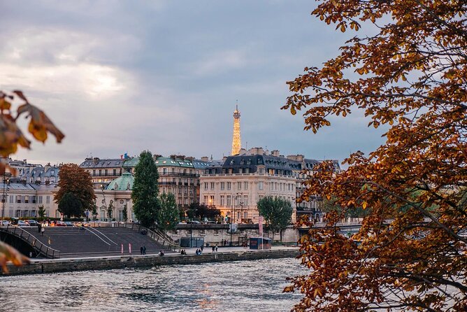 Paris 10-Hour Guided Louvre, Eiffel Tower & Seine River Cruise - Trocadéro Eiffel views plus quick Paris landmarks
