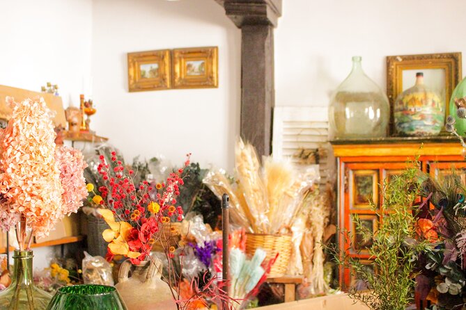 Paris 1e: Drinking Candles Workshop - Crafting with Kim: step-by-step guidance that keeps you on track