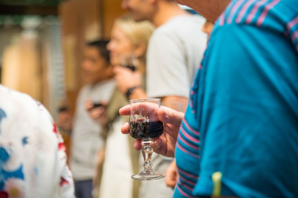 Paris: 2.5–Hour Montmartre Wine and Bistro Tour - The Heart of the Tour: Aperitif Tastings with Wine and Appetizers
