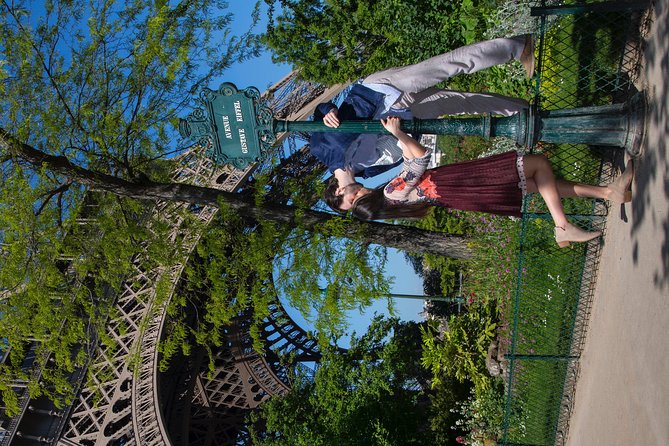 Paris 2-Hour Eiffel Tower Walking Tour with Professional Photo Shoot - Pont d’Iéna to Carrousel de la Tour Eiffel: Classic Angles and One Optional Extra