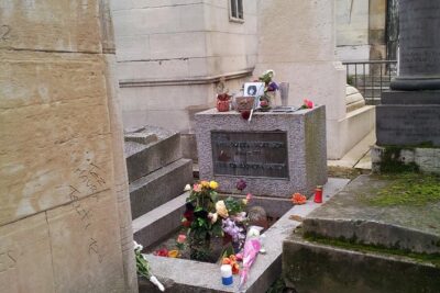 Paris 2-Hour Small Group Tour of Pere Lachaise Cemetery - The highlights you’ll actually want to see