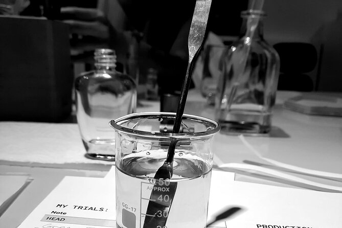 Paris 4 : Fragrance Creation Workshops - Vegan Perfumes - The Vegan Scent Palette: Where Your Creativity Starts