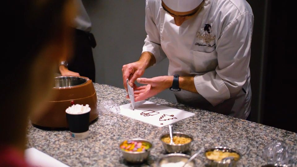 Paris: 45-minute Chocolate Making Workshop at Choco-Story - Choco-Story: A Fast, Hands-On Chocolate Bar Workshop in Paris