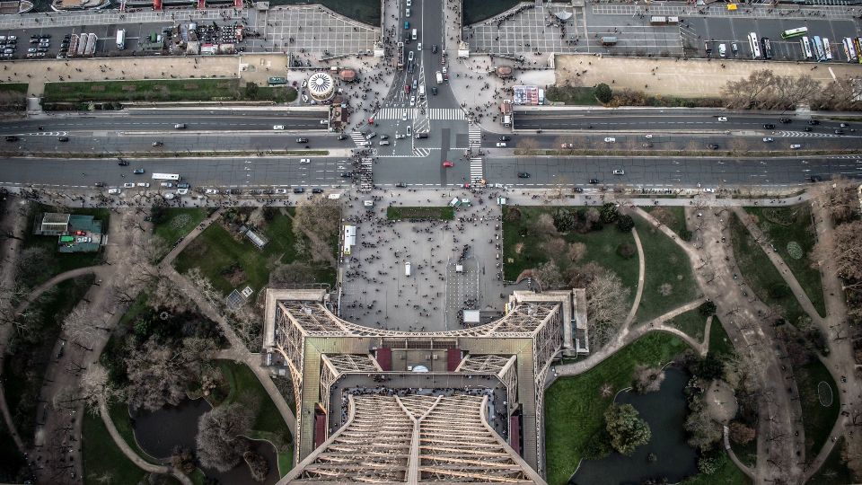Paris: Access Eiffel Tower Summit or Second Level - Summit option: extra height, extra waiting