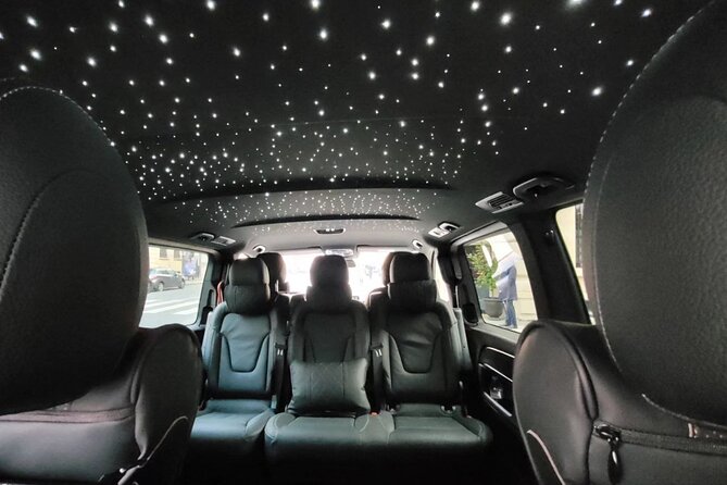 Paris Airport (CDG/ORLY) Transfer Minivan From or To Paris 1way - Riding in a Private Minivan for Up to 7 (and All the Luggage)