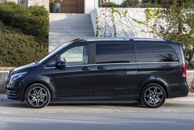 Paris Airport Transfer: Paris Airport CDG to Paris by Luxury Van - A disinfected van and back-seat safety you can feel