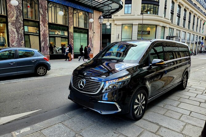 Paris Airport Transfer Service - Meet-and-greet details that help you get moving fast