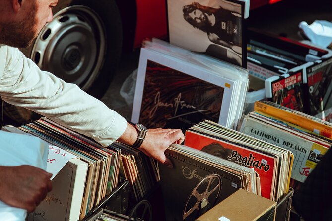 Paris Antiques Market Insider's Tour in Extra-Small Group - What You Can Find at Marché aux Puces (And Why Variety Matters)