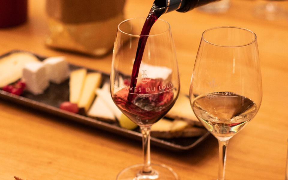 Paris: Apéro Wine and Cheese Tasting Experience - Your Sommelier Session: How the English Wine Expert Guides Pairing