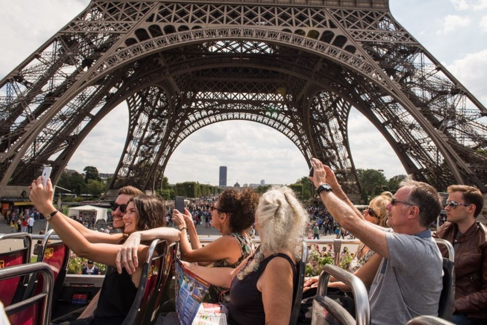 Paris: Arc de Triomphe Ticket & Big Bus Hop-on Hop-off Tour - Audio commentary with souvenir headphones: how much it’s actually worth