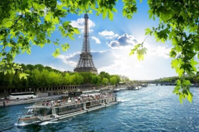 Paris: Army Museum Ticket and Seine River Cruise Combo - Combat Vehicles, Uniforms, and Documents: Why the Collection Works